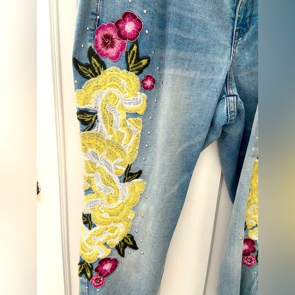 NWT  Embroidered Hips Studs Skinny Ankle Jeans Denim 👖 - Picture 4 of 6